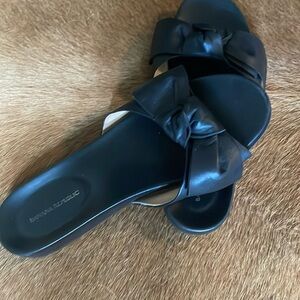Banana Republic slip on sandals in black